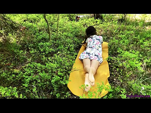 ❤️ ටින්ඩර් මත සිටින ආගන්තුකයෙක් මගේ පුකට ස්වයං වින්දනයේ යෙදෙන අතර වනාන්තරයේ දැඩි ආශාවකින් කෙලෙසයි ❤ Porno අප වෙත  ❌️