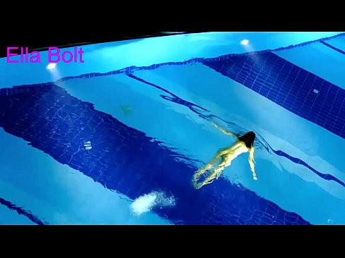 ❤️ මට නැරඹීම නැවැත්විය නොහැක, තරුණ රන්වන්තිය ELLA BOLT නිවාඩු නිකේතනයේ තටාකයේ නිරුවතින් පිහිනීමට හසු විය ❤ Porno අප වෙත  ❌️